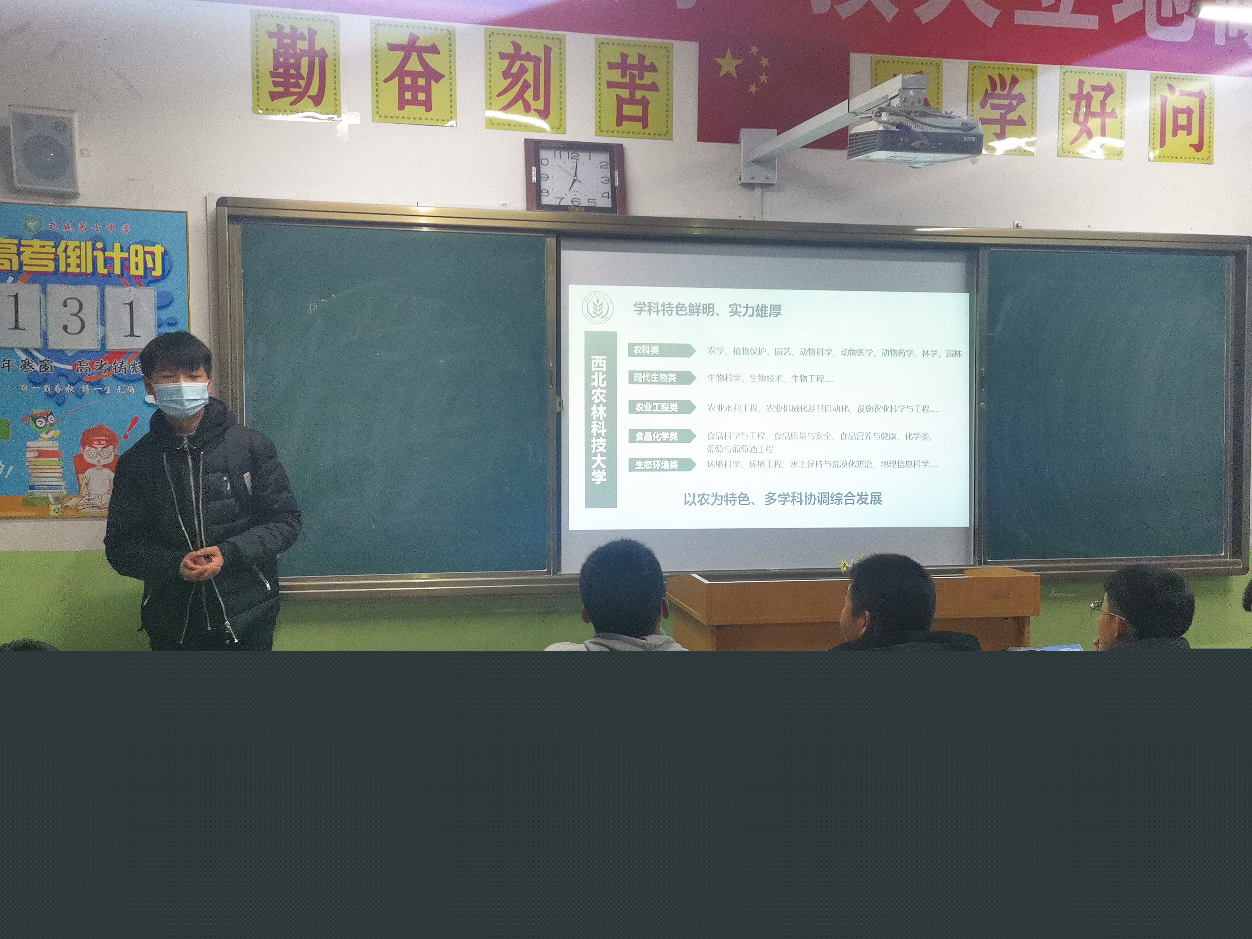 ee6acd79929d40df91573ab32b4841d0.jpg