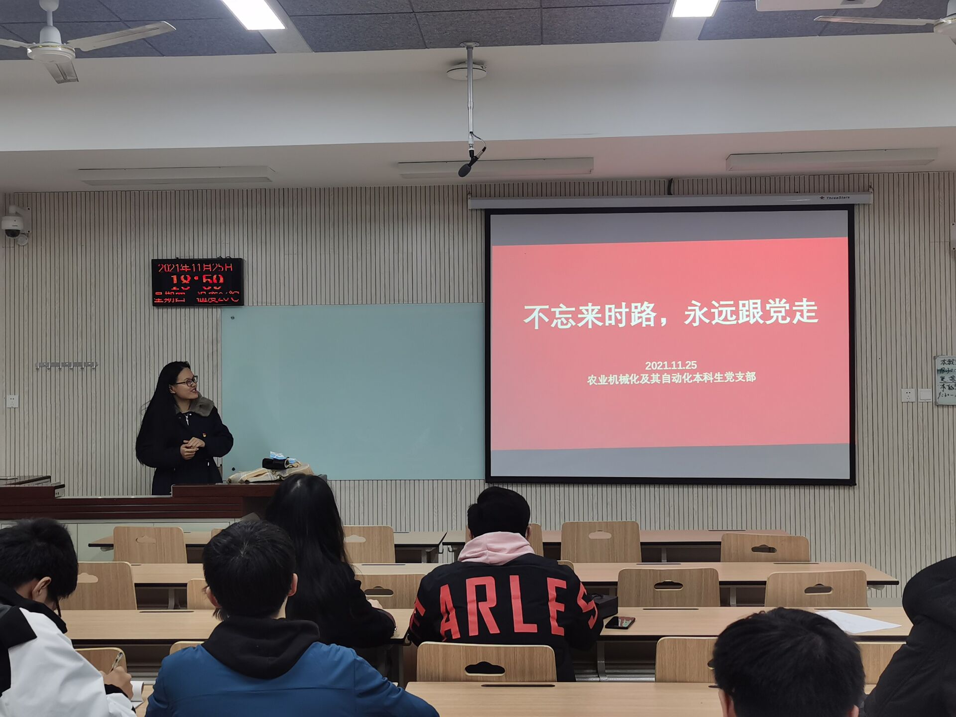 06f005fbae134af5befbe39b12cbd67a.jpg