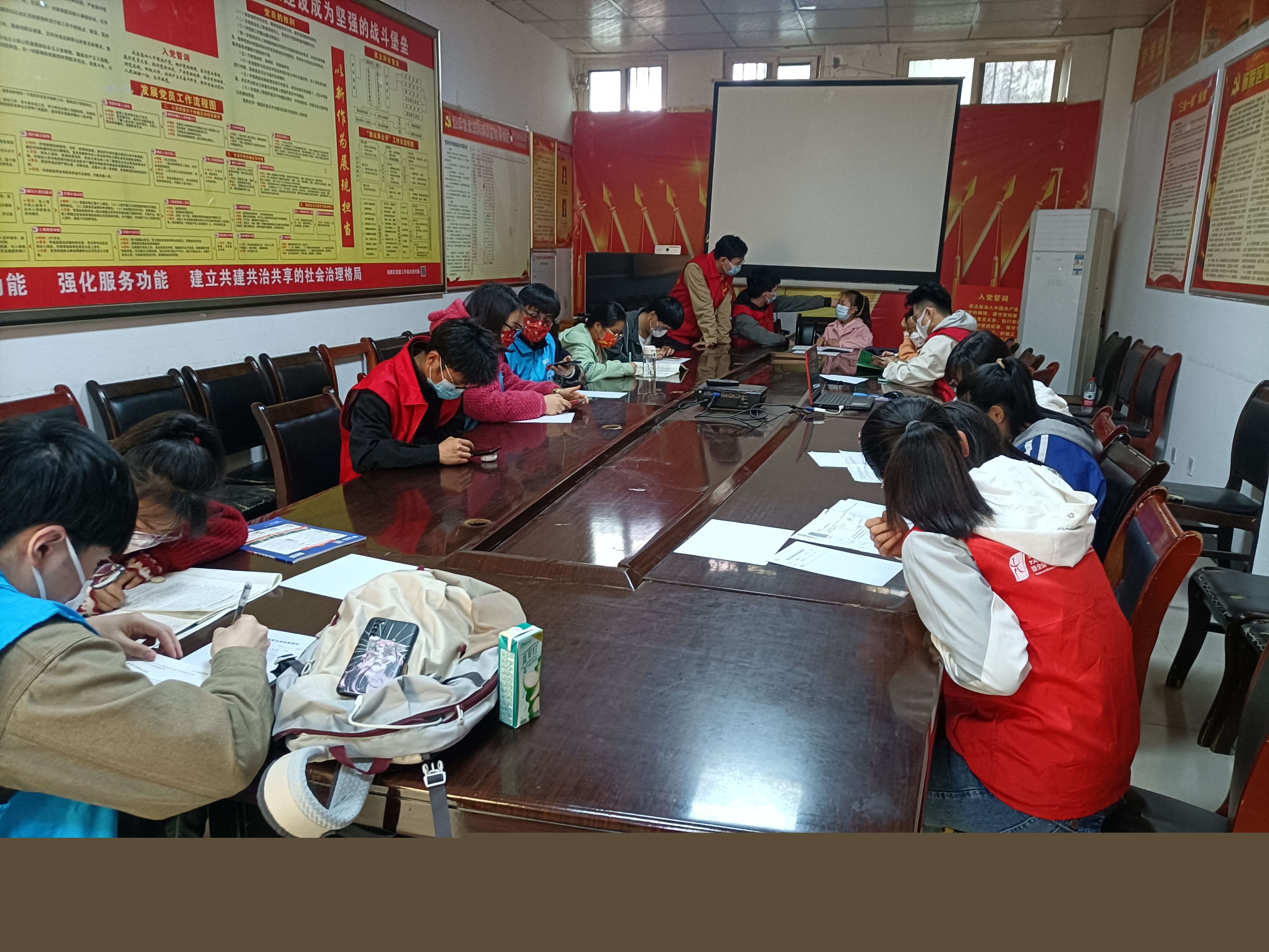 9049db58bdda4be7812bf635f7e0dcba.jpg