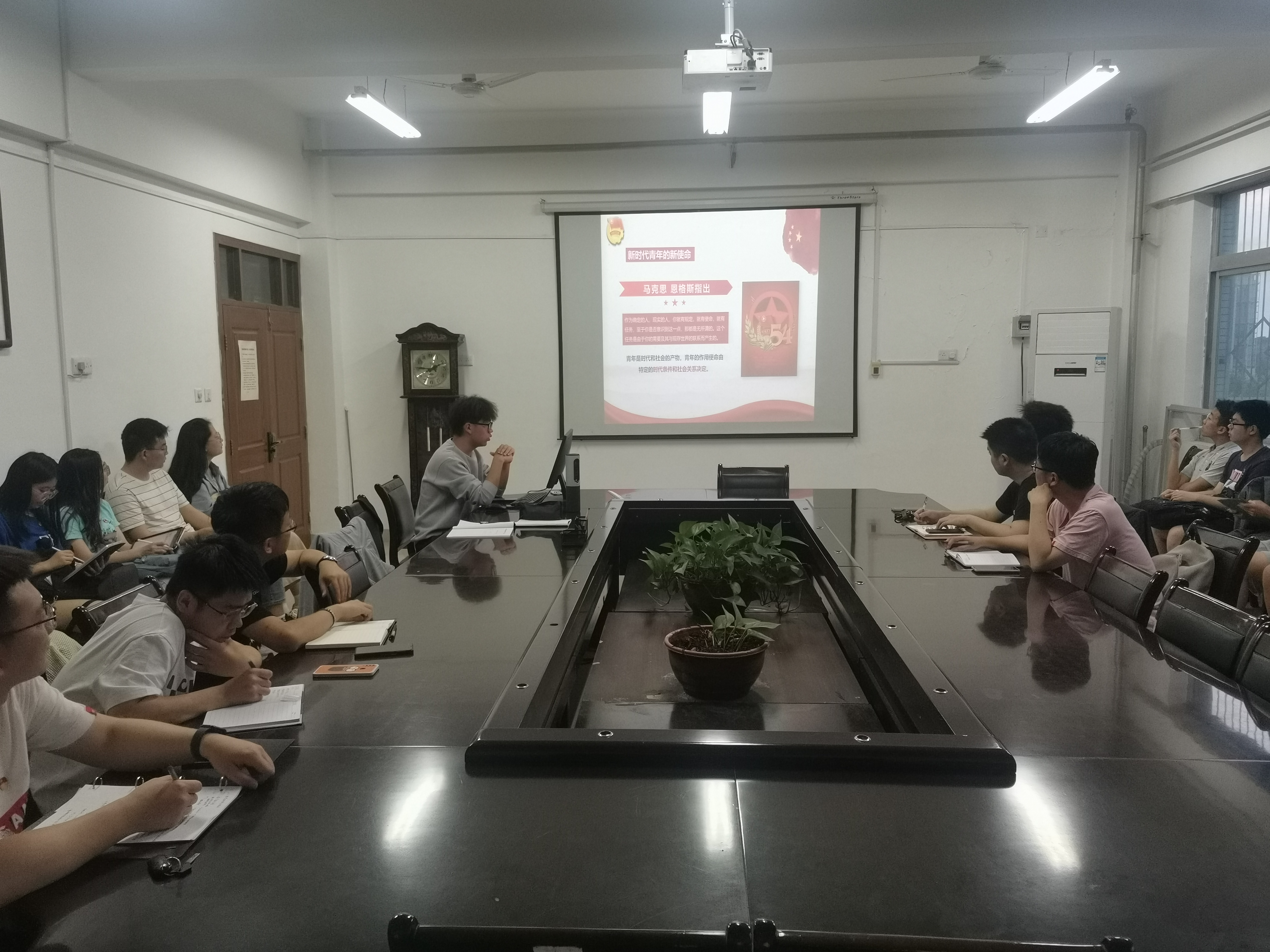 14aae50d9f93484d803287946c25a85e.jpg 14aae50d9f93484d803287946c25a85e.jpg