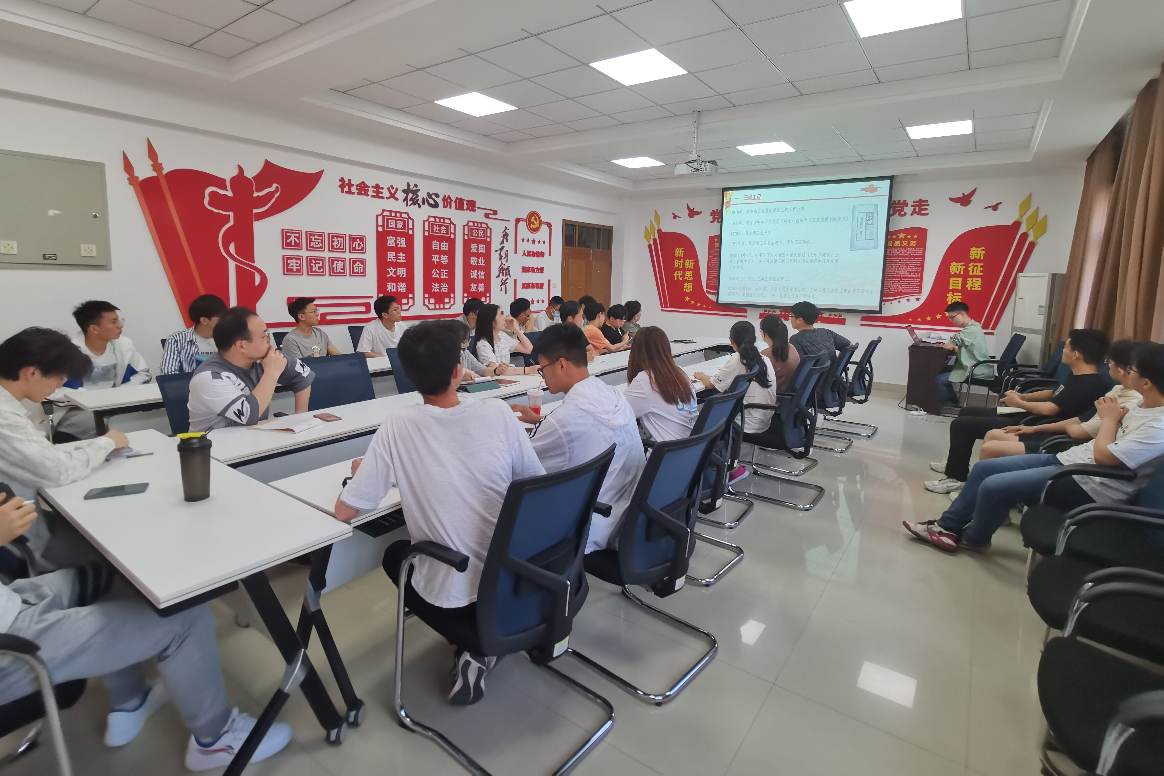 bd0e9f14e238476bb052d68dc6ee42a2.jpg bd0e9f14e238476bb052d68dc6ee42a2.jpg